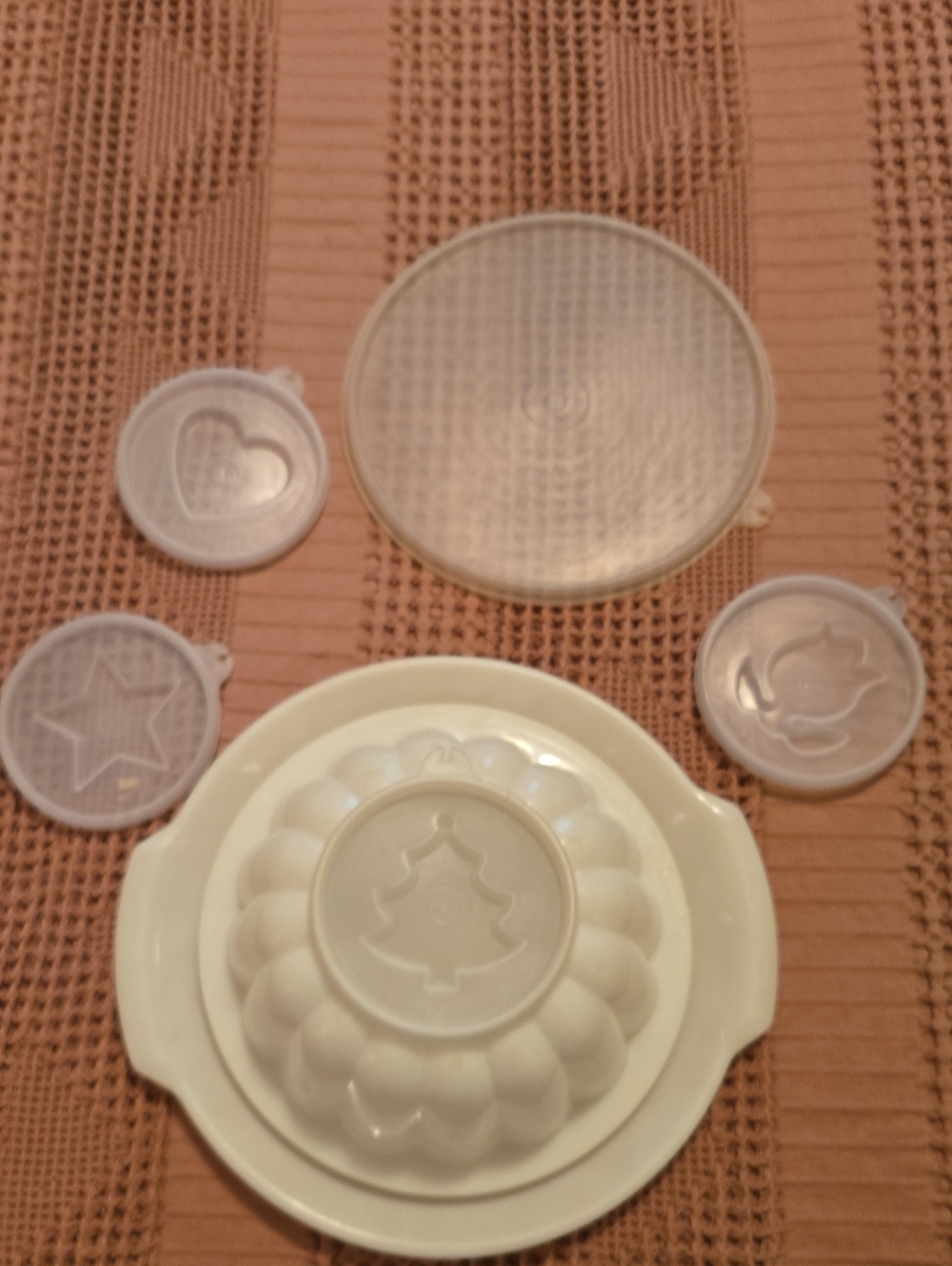 Retro Tupperware GEL-N-SERVE Holiday and Shape Stamps for Gelatin